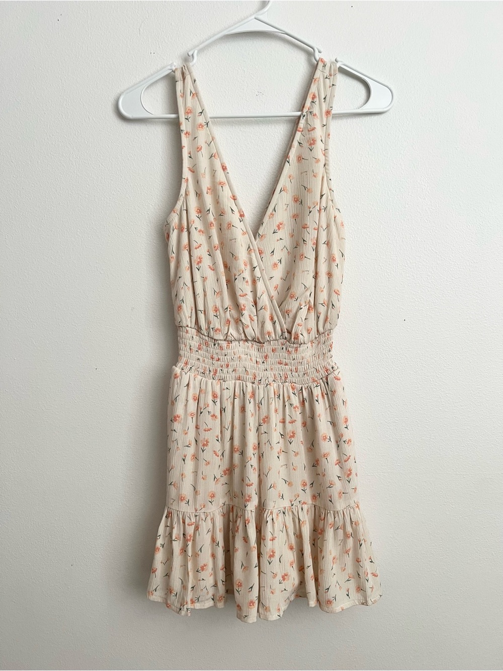 American Eagle Floral Smocked Romper V-neck Ruffle Hem Boho Chic Coquette XS
